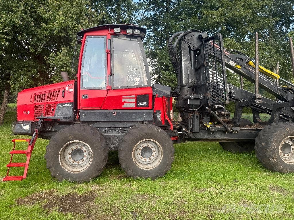 Komatsu 845 Lesné traktory