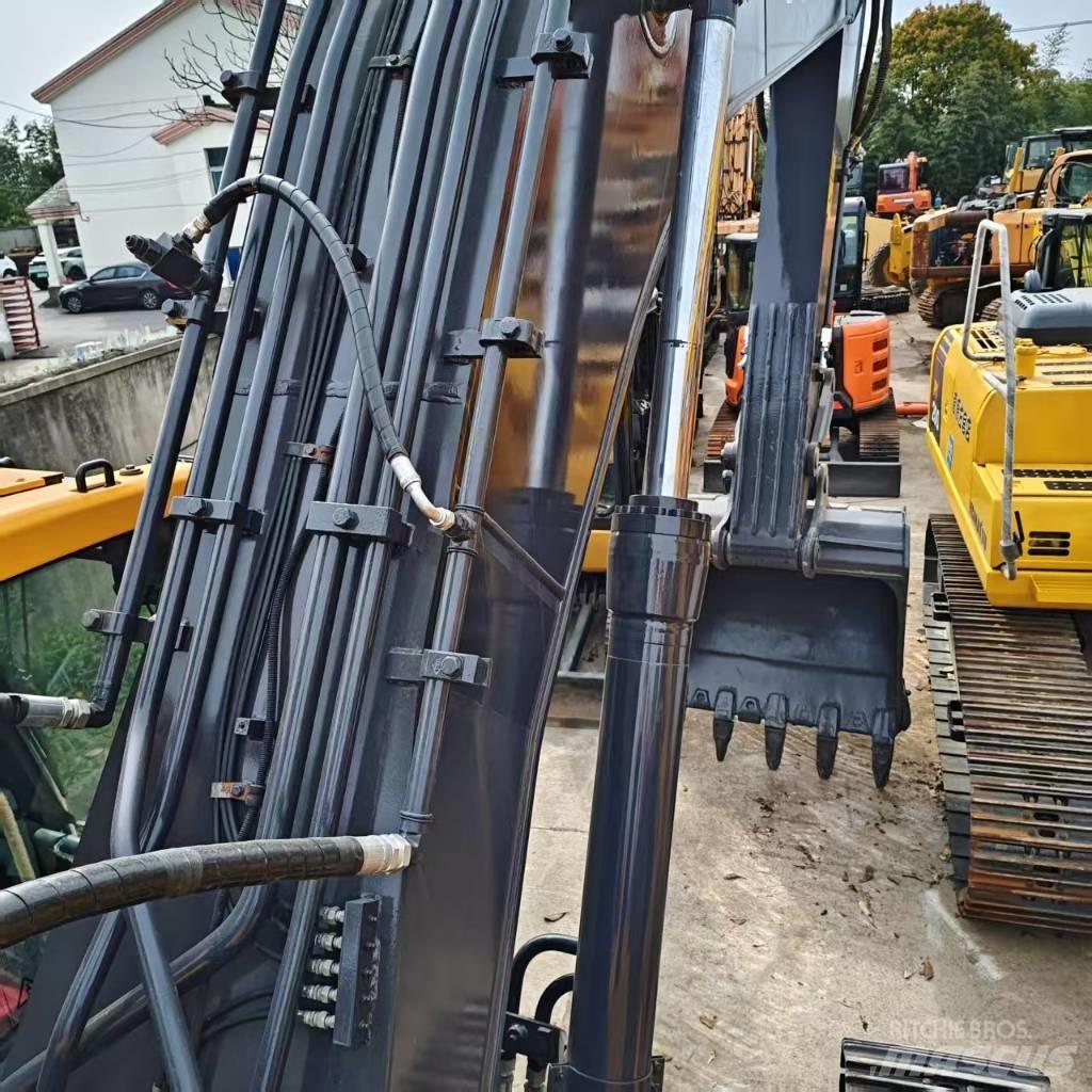 Volvo 250DL Pásové rýpadlá