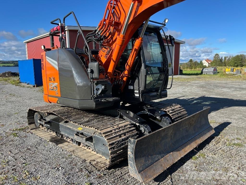 Hitachi ZX 135 US-7 Pásové rýpadlá
