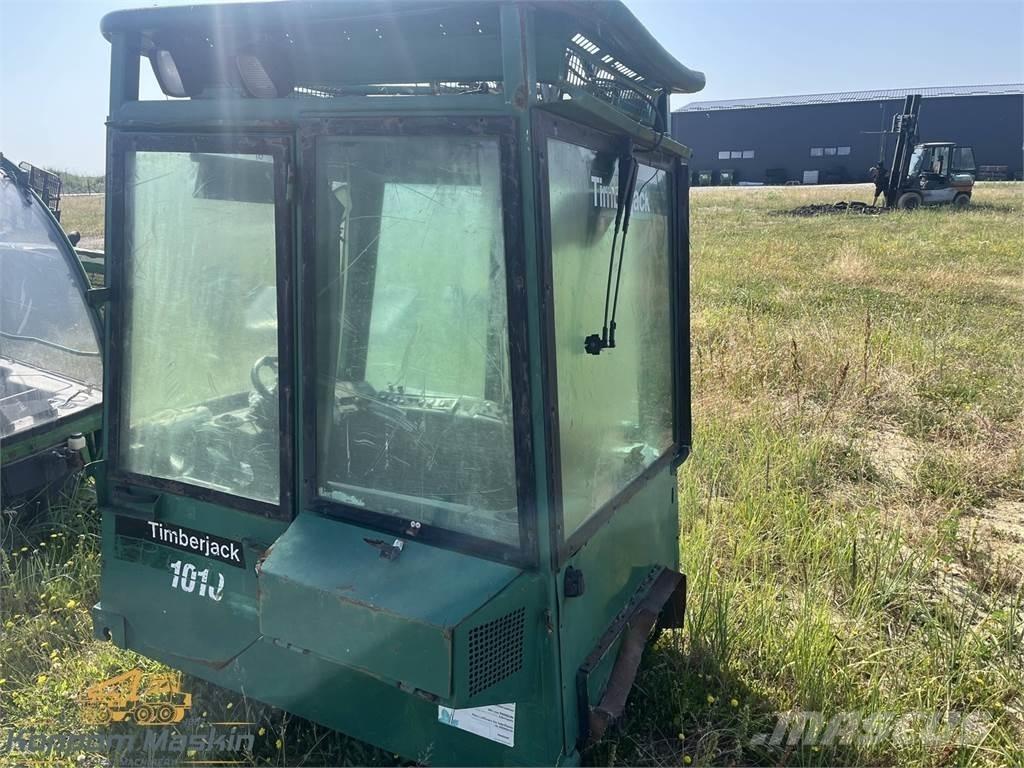 Timberjack 1010 Kabíny a interiér