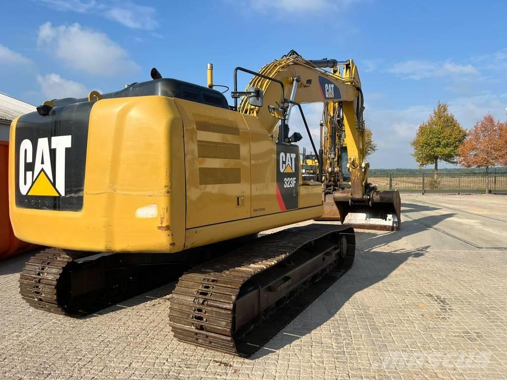 CAT 323 F L Pásové rýpadlá