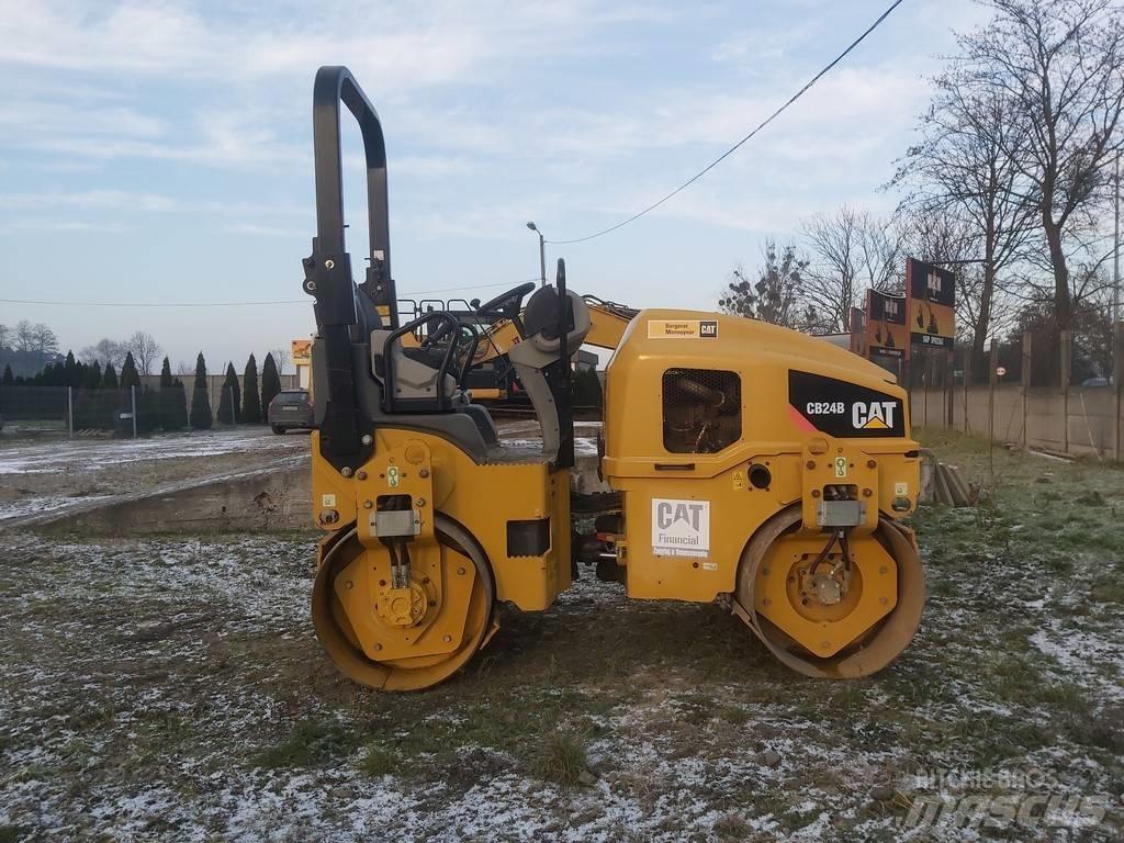 CAT CB 24 B Tandemové valce