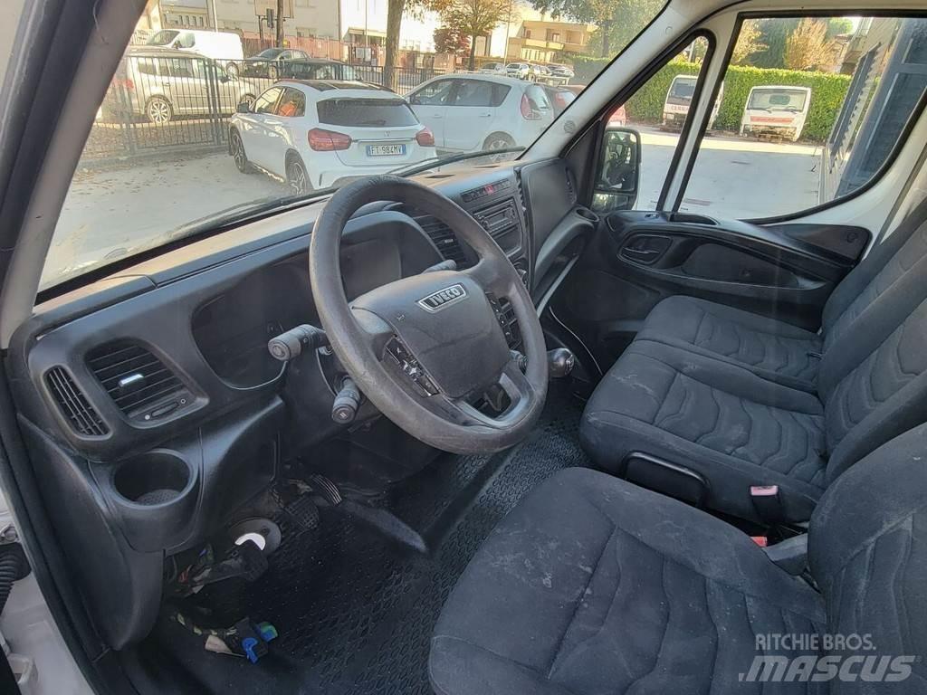 Iveco DAILY E6 Kabíny a interiér
