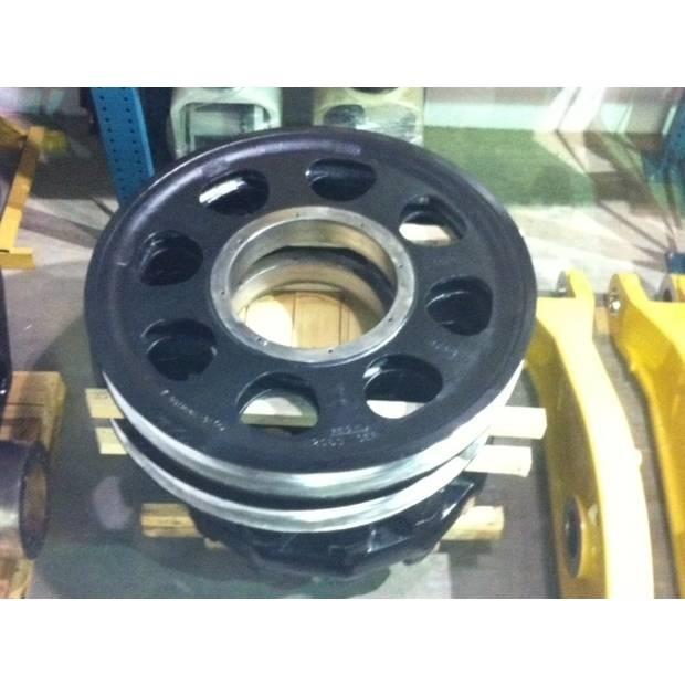 CAT 7495 Bagre s prednou lopatou