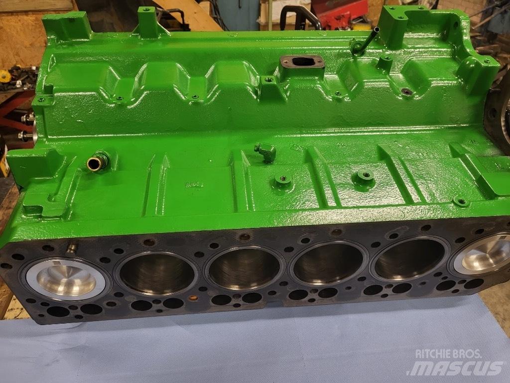 John Deere 6068 Traktory