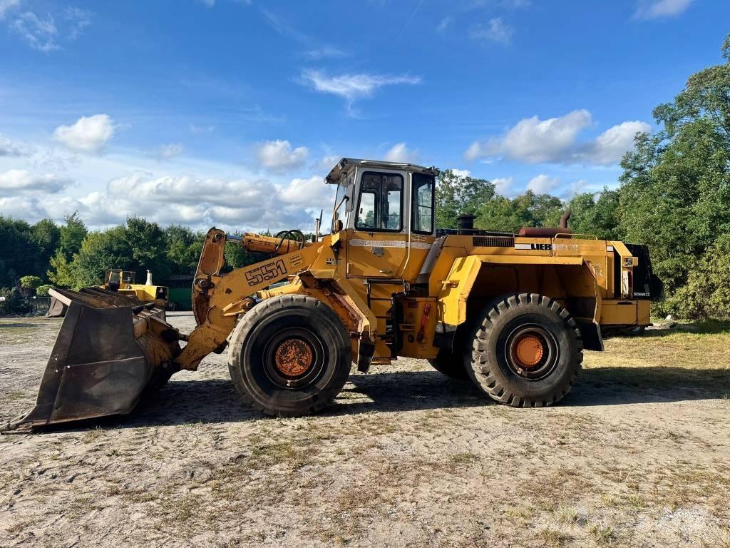 Liebherr L 551 Kolesové nakladače