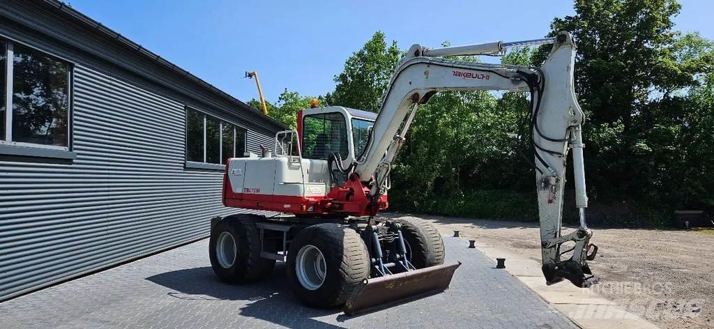 Takeuchi TB070 W Midi rýpadlá 7 t - 12 t