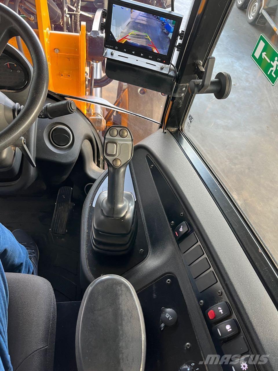 JCB 409 Agri Kolesové nakladače