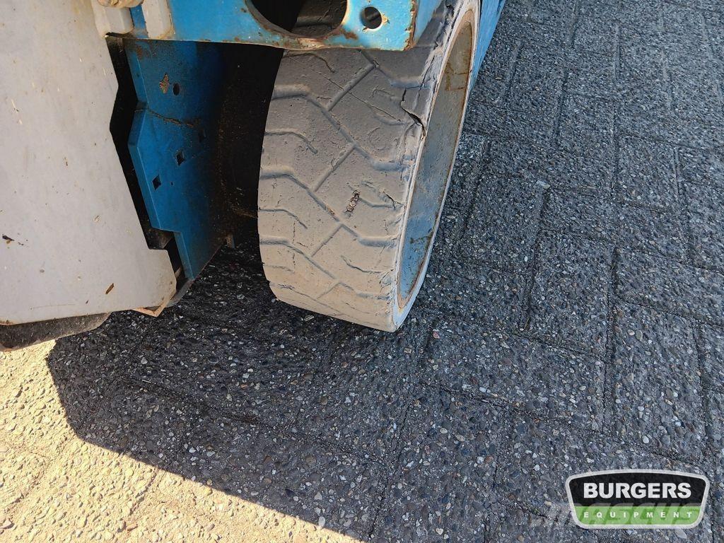 Genie GS2032 Nožnicové zdvíhacie plošiny