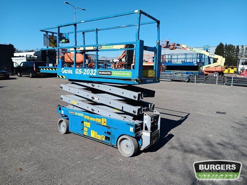 Genie GS2032 Nožnicové zdvíhacie plošiny