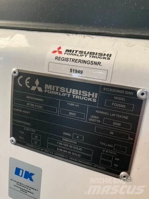 Mitsubishi FD25N3 Dieselové vozíky