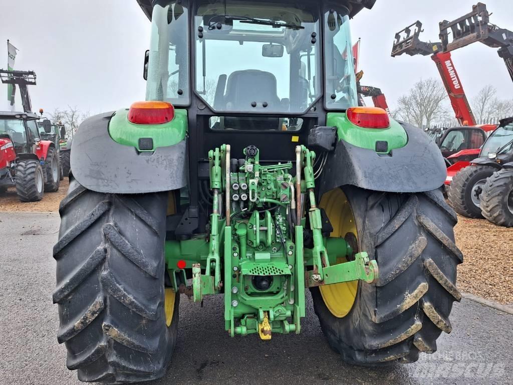 John Deere 6110 MC Traktory