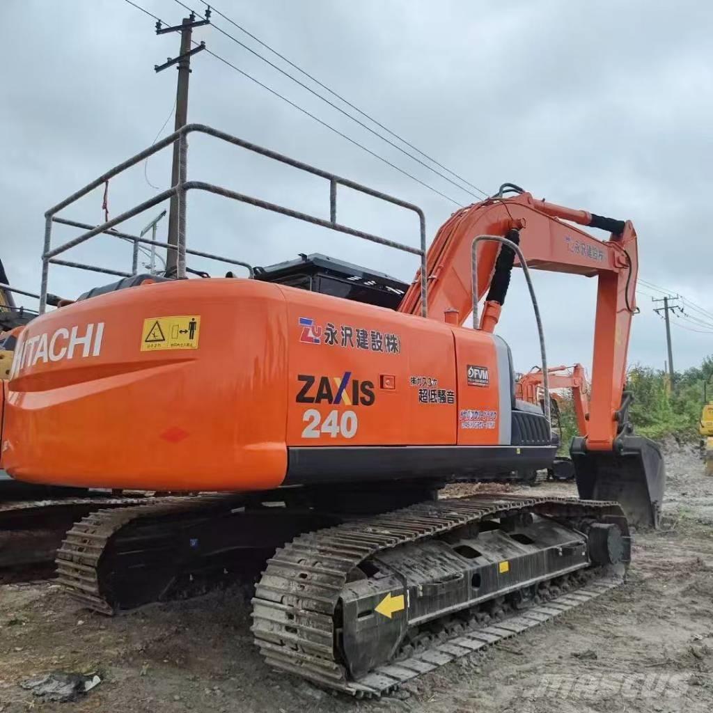Hitachi 240-3 Pásové rýpadlá