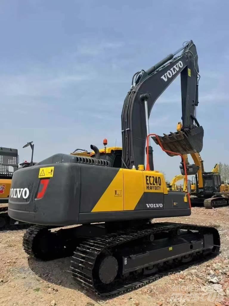 Volvo EC 240 Pásové rýpadlá