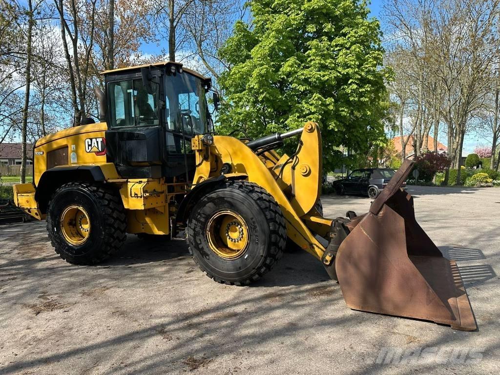 CAT 930 M Kolesové nakladače