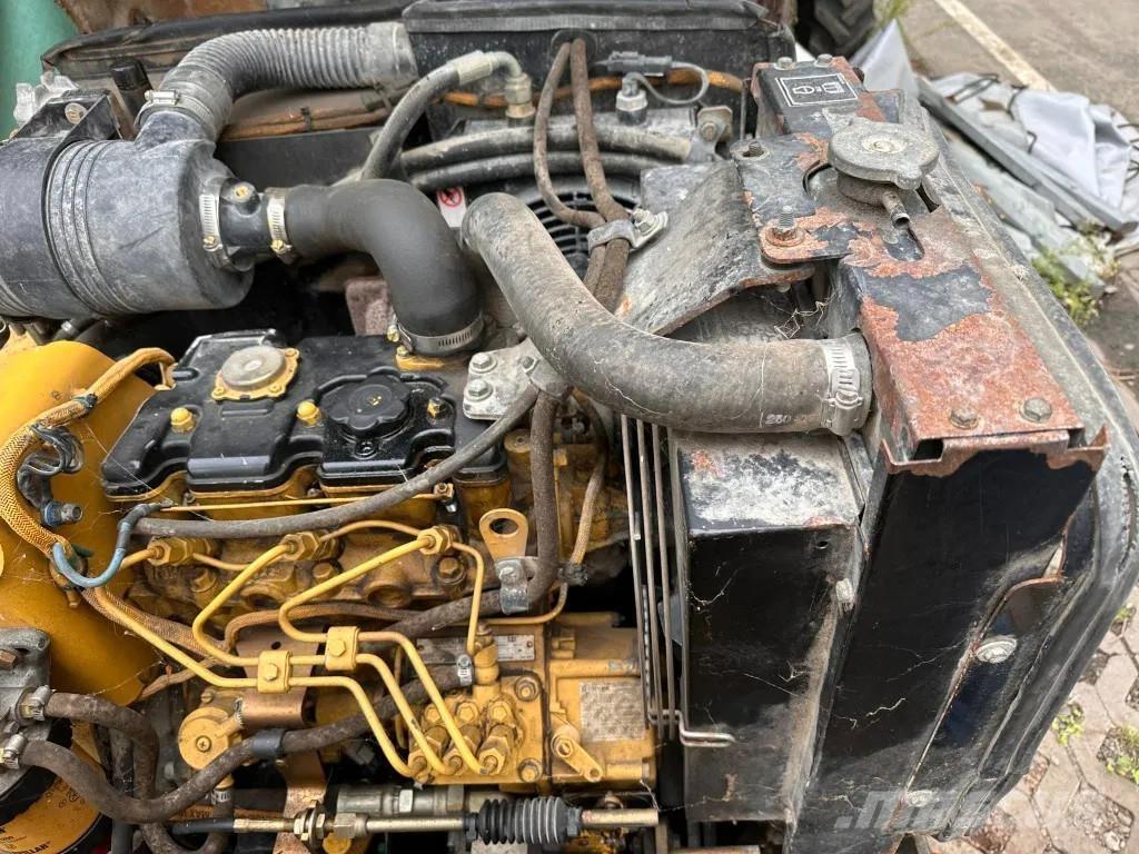 CAT CB-225E Ďalšie valce