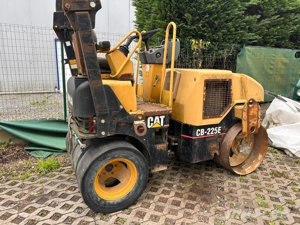 CAT CB-225E Ďalšie valce