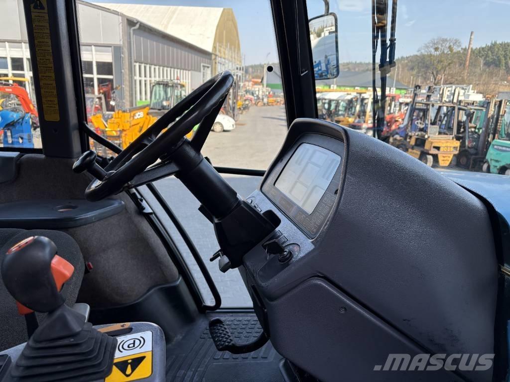 New Holland 8870 Traktory