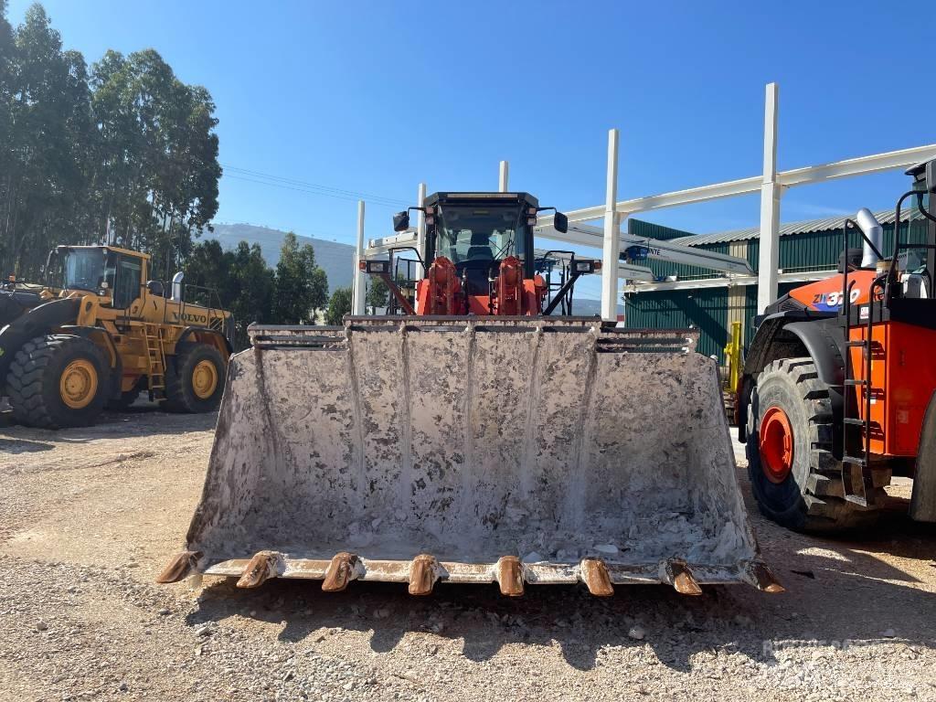 Hitachi ZW 550 - 6 Kolesové nakladače
