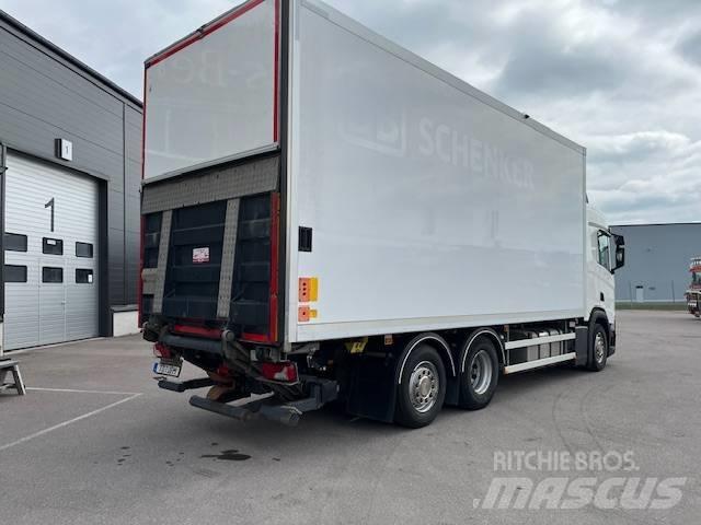 Scania R450B6X2*4NB Skriňová nadstavba