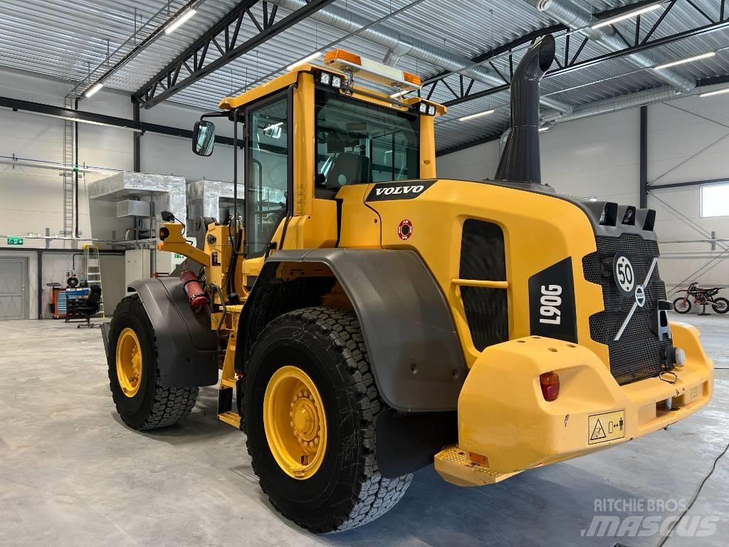 Volvo L90G Kolesové nakladače