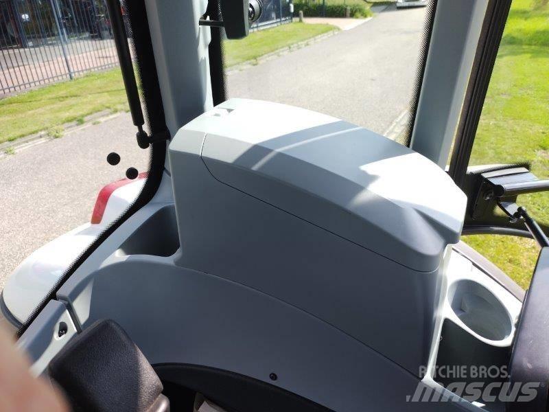 Valtra T 175 A Traktory