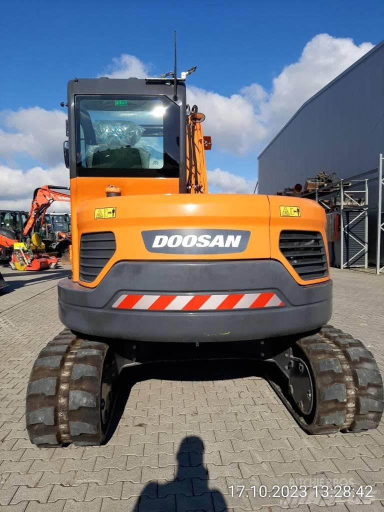 Develon DX 85 R-3 Midi rýpadlá 7 t - 12 t