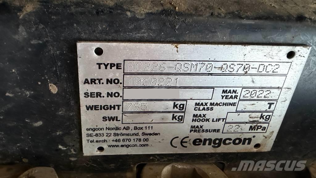 Kobelco SK 210 LC Pásové rýpadlá