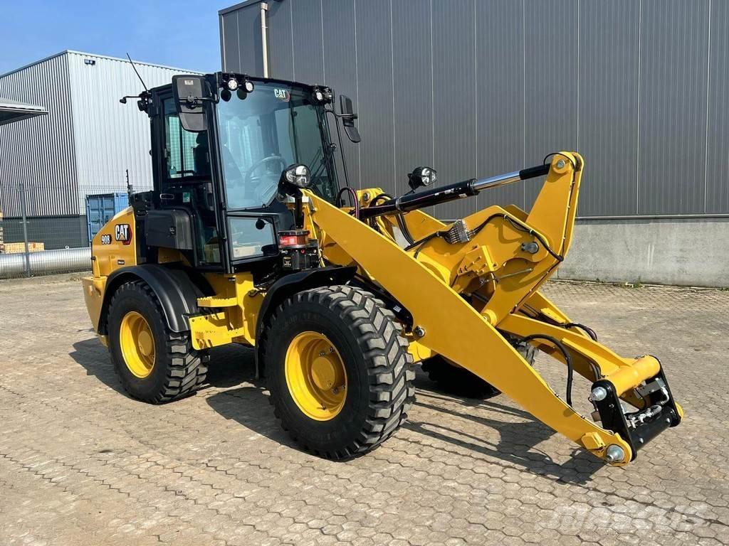 CAT 908 Kolesové nakladače