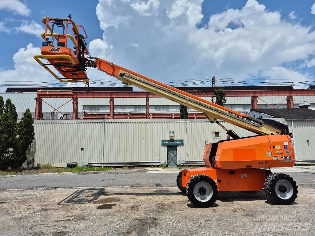JLG 800 S Kĺbové plošiny