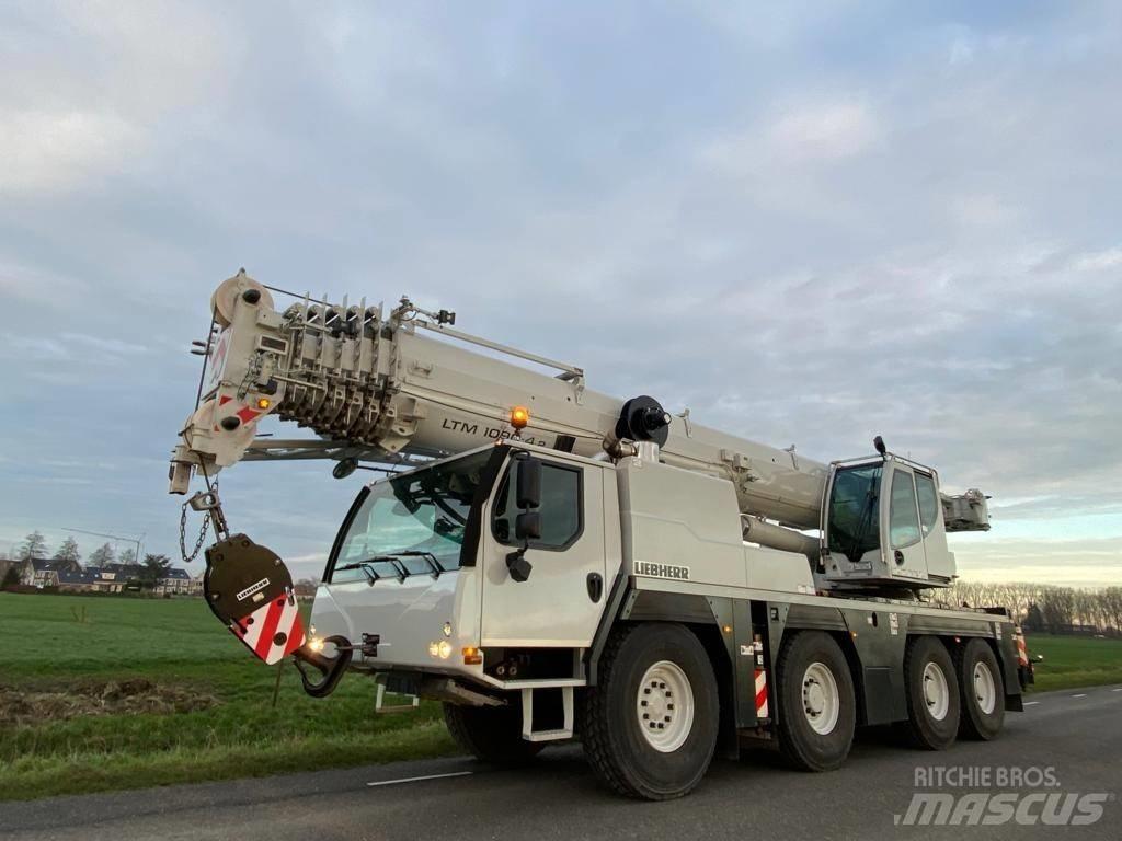 Liebherr LTM1090-4.2 Univerzálne terénne žeriavy