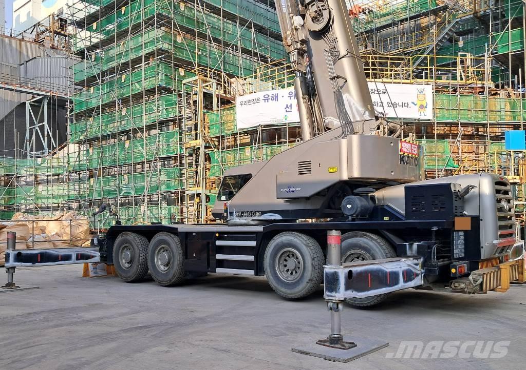 Kato KR-75H Žeriavy pre ťažký terén