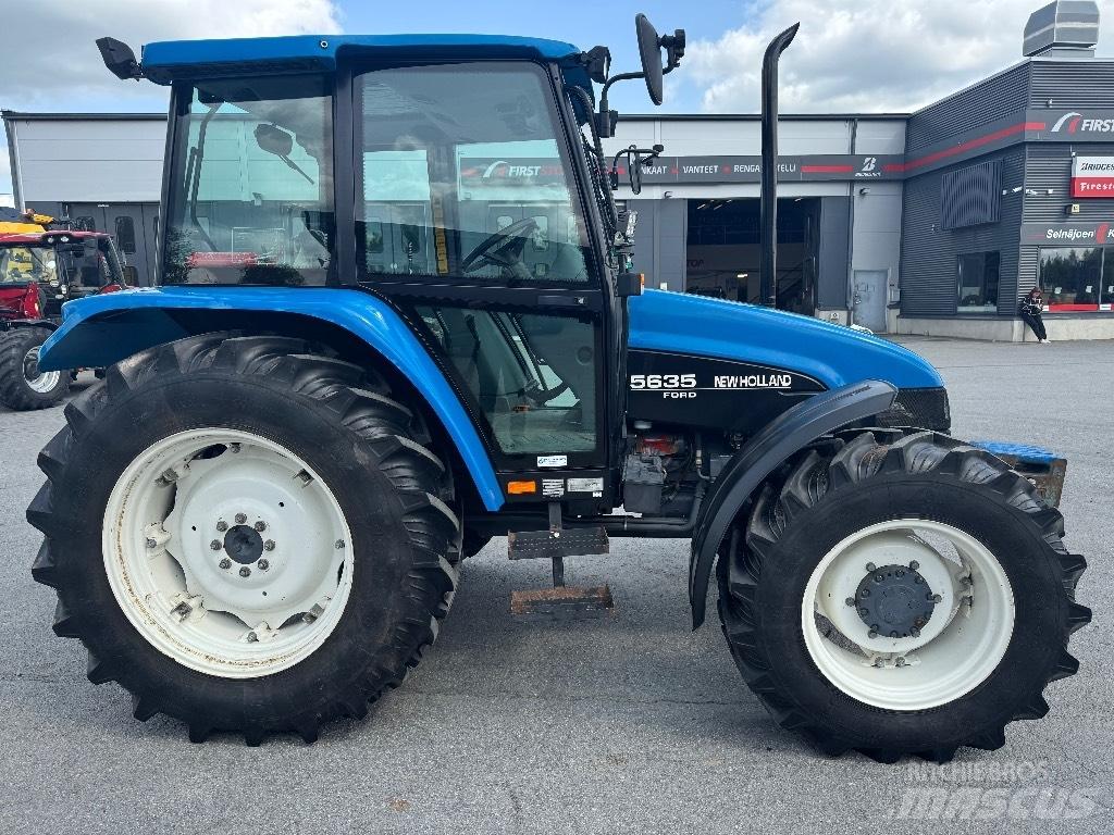 New Holland 5635 Traktory