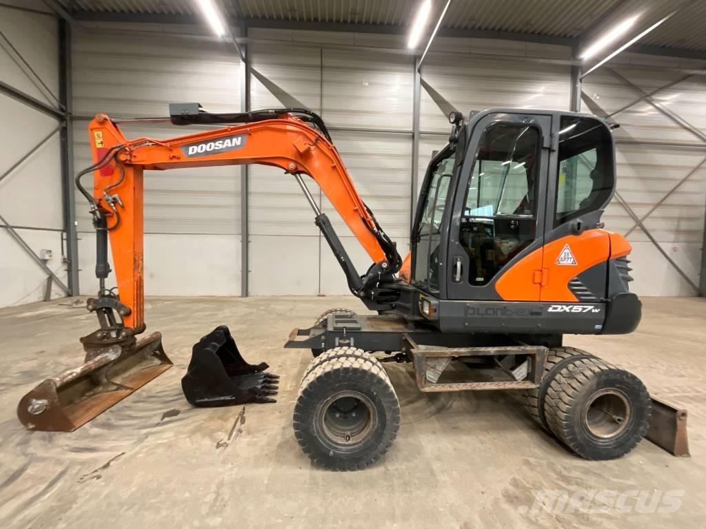 Doosan DX 57 W-5 Kolesové rýpadlá