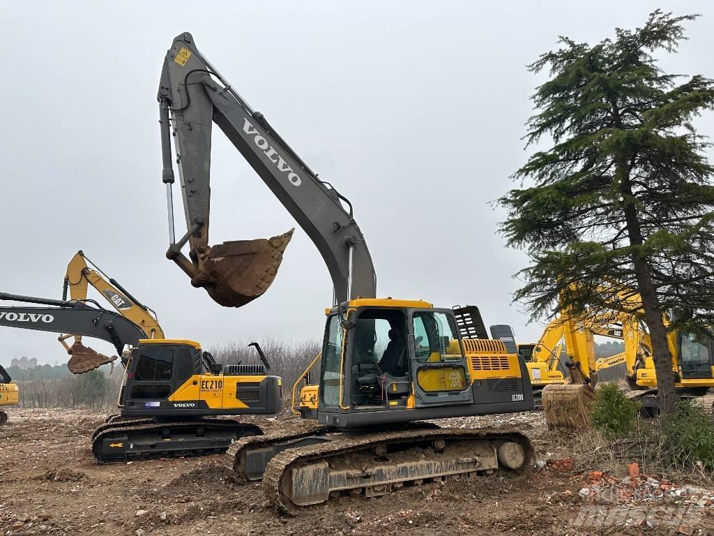 Volvo EC210D Pásové rýpadlá
