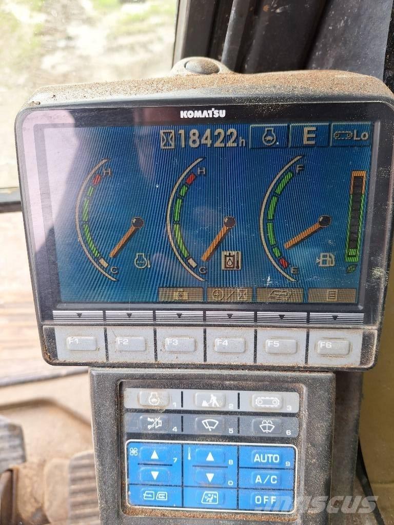 Komatsu PC 210 LC-8K Pásové rýpadlá