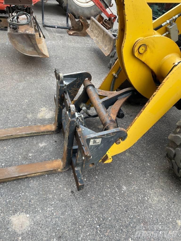 Komatsu WA 70 Kolesové nakladače