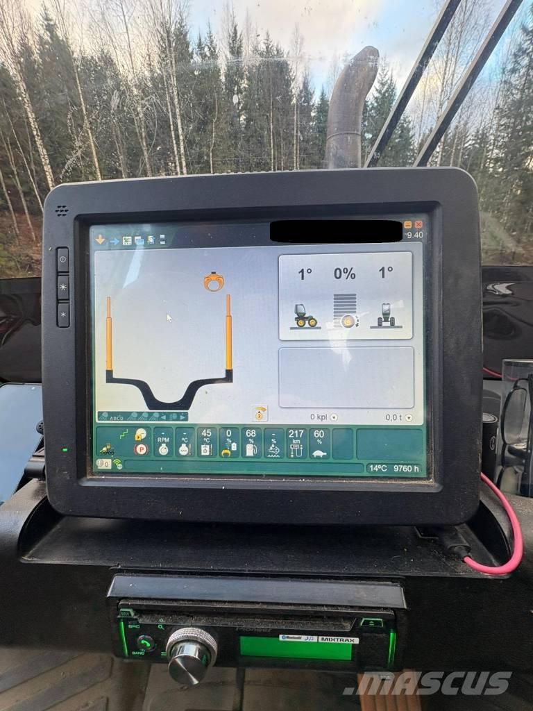 John Deere 1210G Lesné traktory