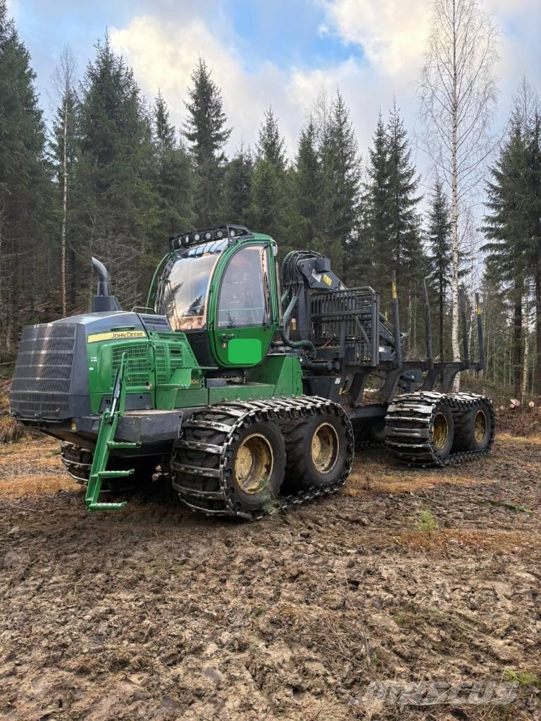 John Deere 1210G Lesné traktory