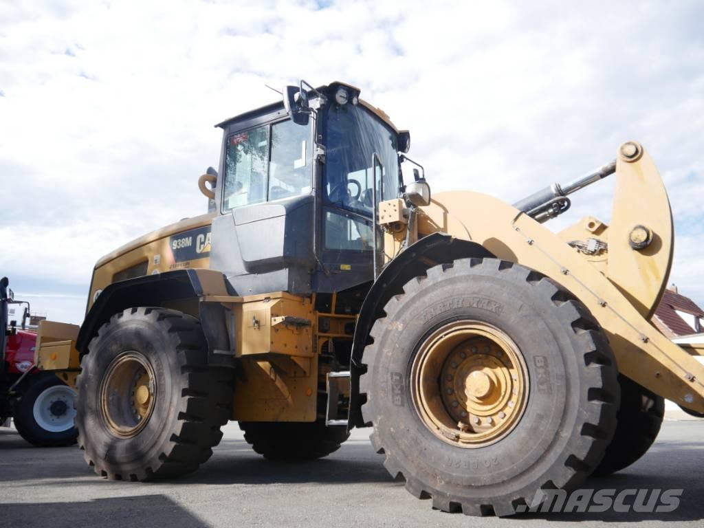 CAT 938M Kolesové nakladače