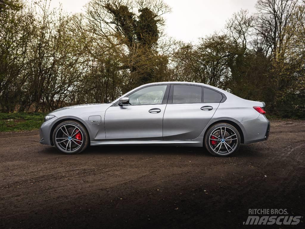 BMW 330e Automobily