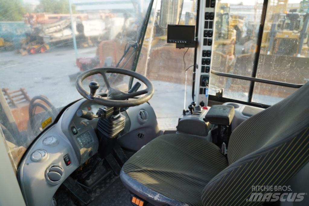 Volvo L220 F Kolesové nakladače