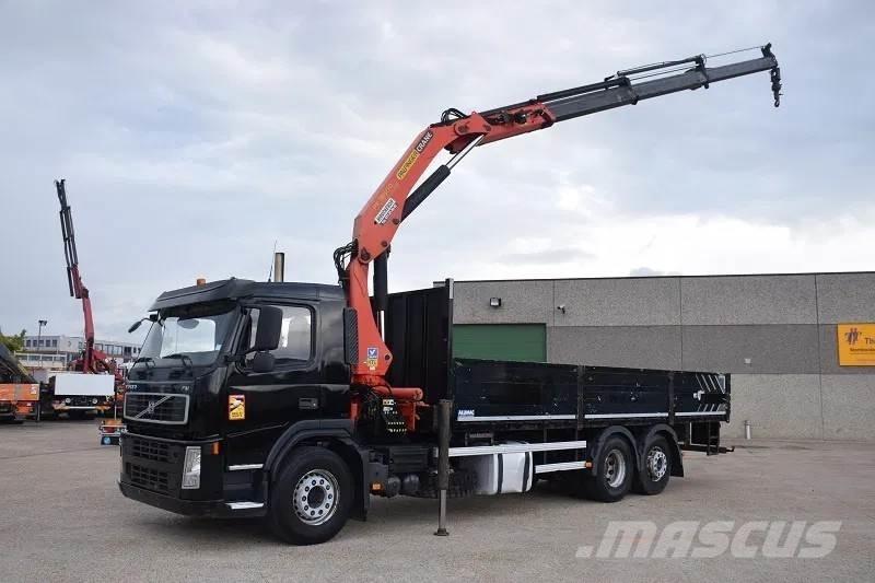 Volvo FM 330 Univerzálne terénne žeriavy