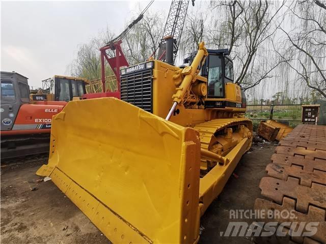Komatsu D155A Pásové dozéry