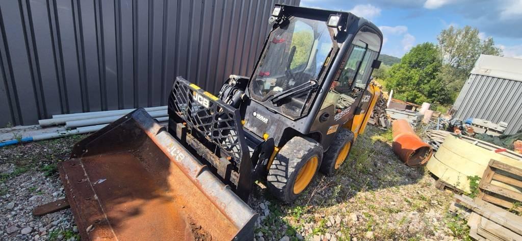 JCB 155 Šmykom riadené nakladače