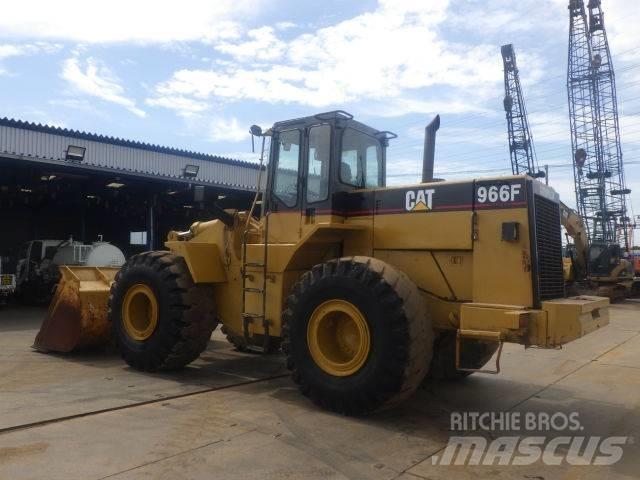 CAT 966 F Kolesové nakladače
