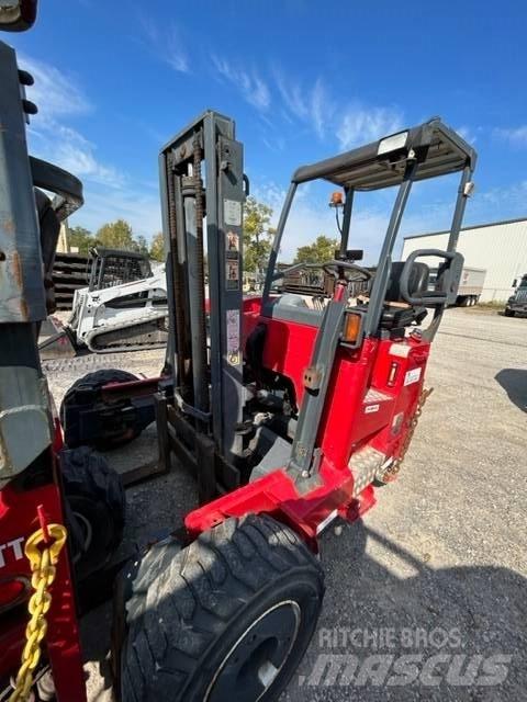 Moffett 4way m55.4 Terénne vysokozdvižné vozíky