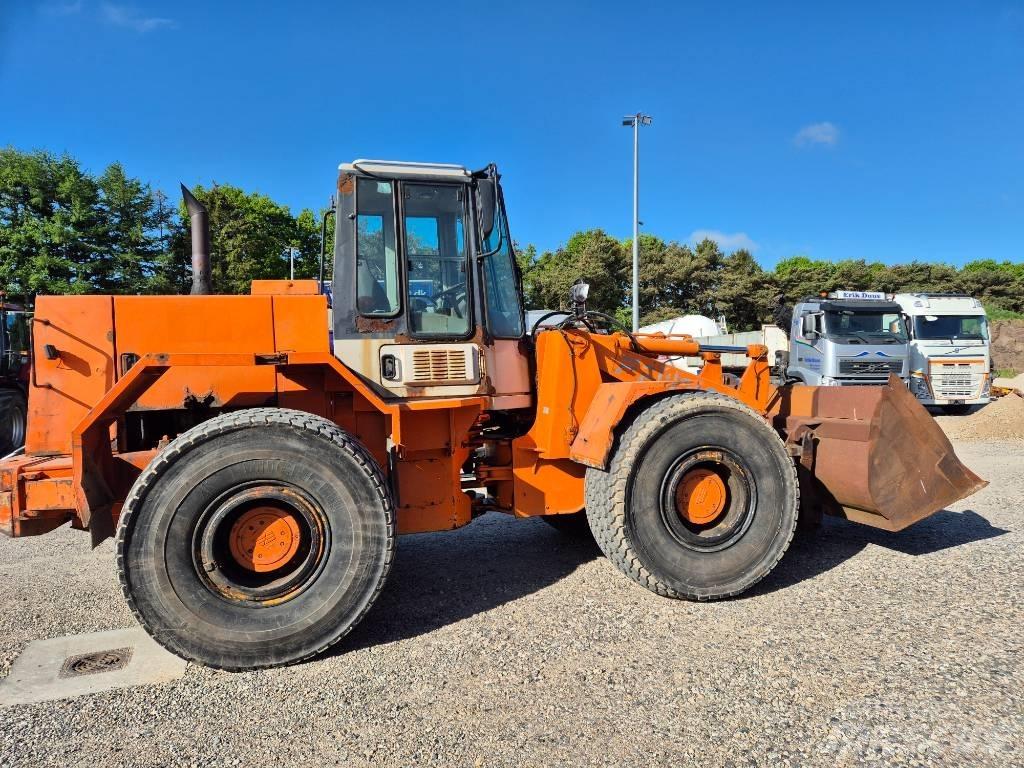 Hitachi FR 130 Kolesové nakladače