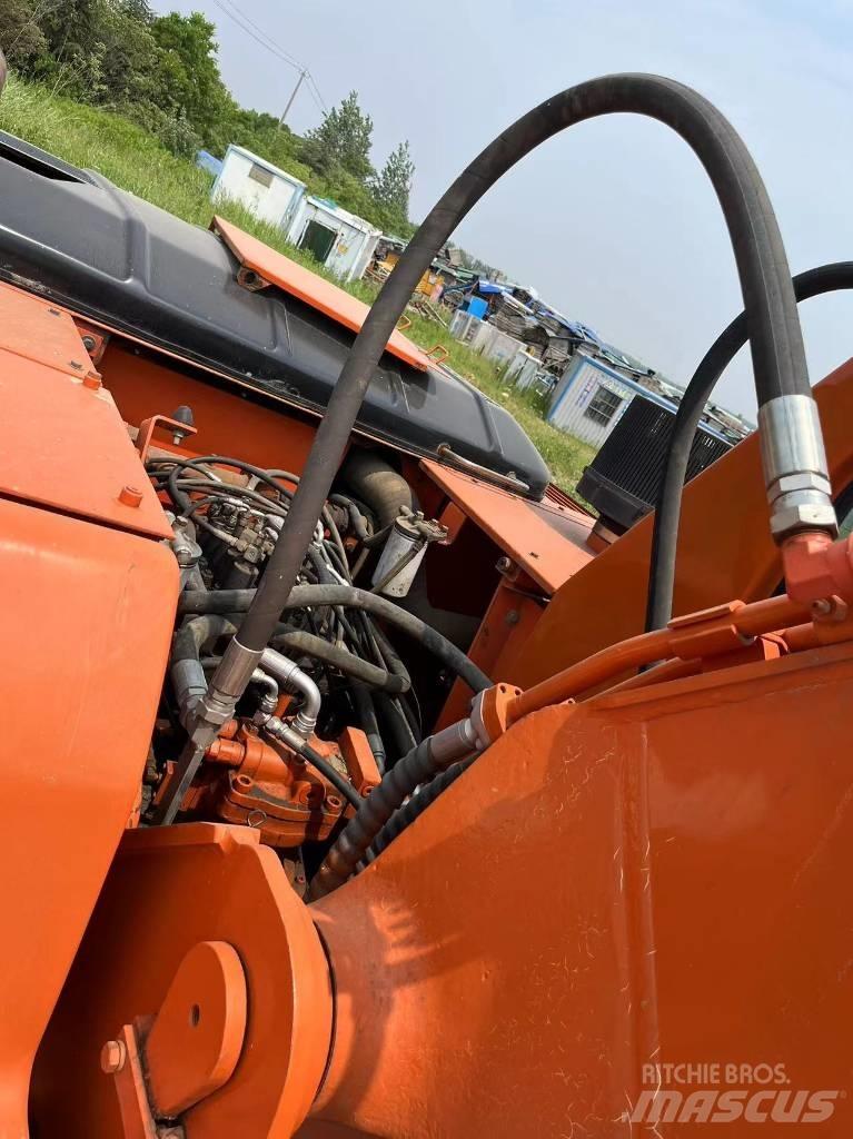 Doosan DH 225 Pásové rýpadlá