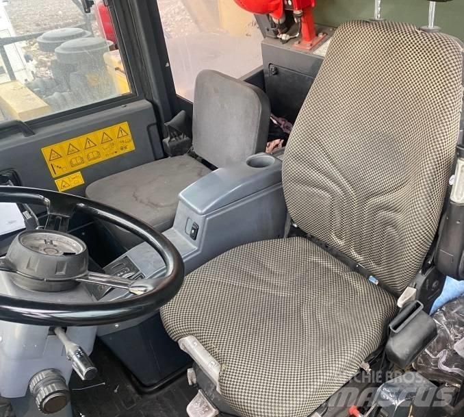 Komatsu HD405-7 Pevné dempry